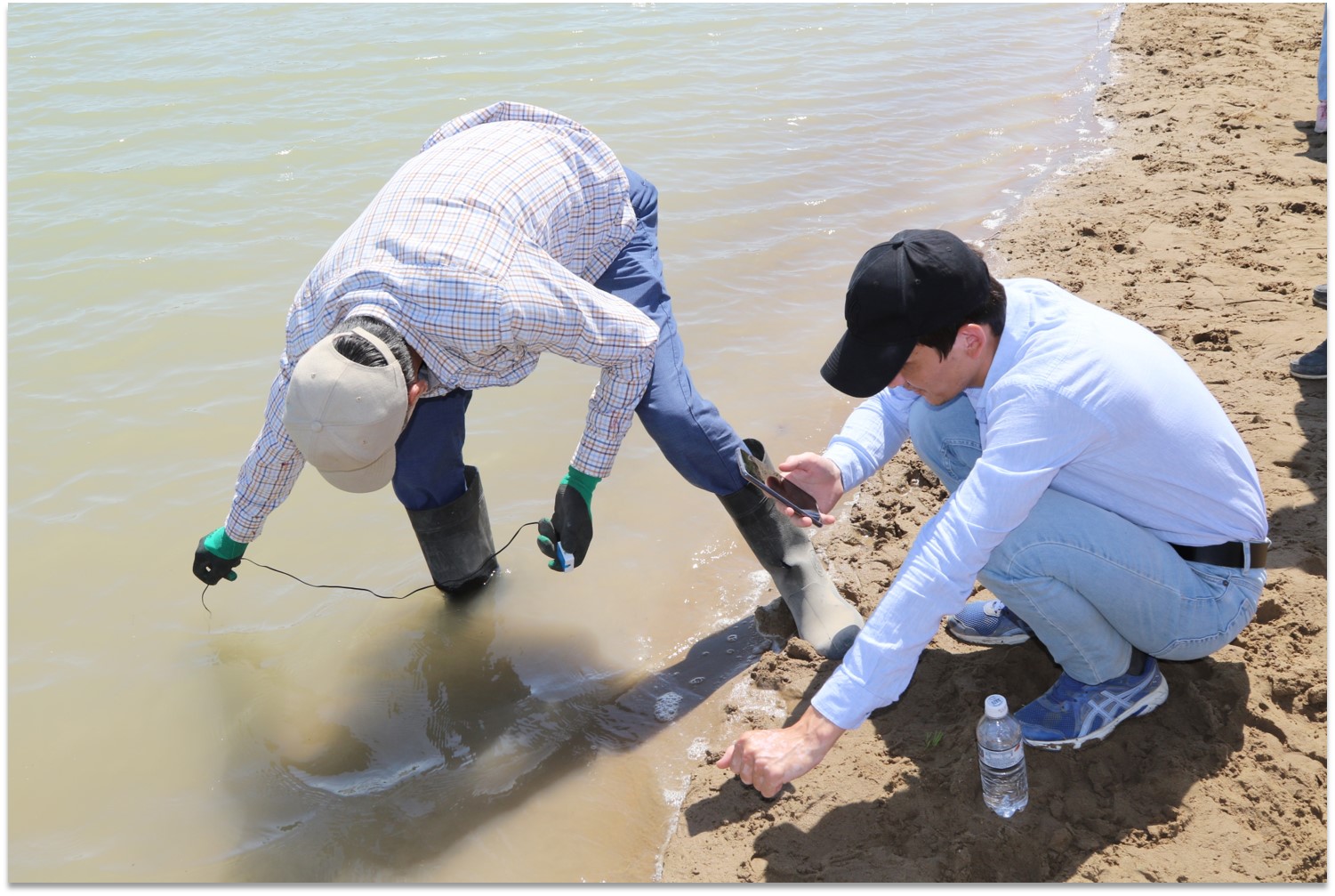 Participants conducting fieldwork as part of the Advancing Key Curriculums of Ecology and Environmental Sciences for Regional Universities in Kazakhstan and Beyond” program.